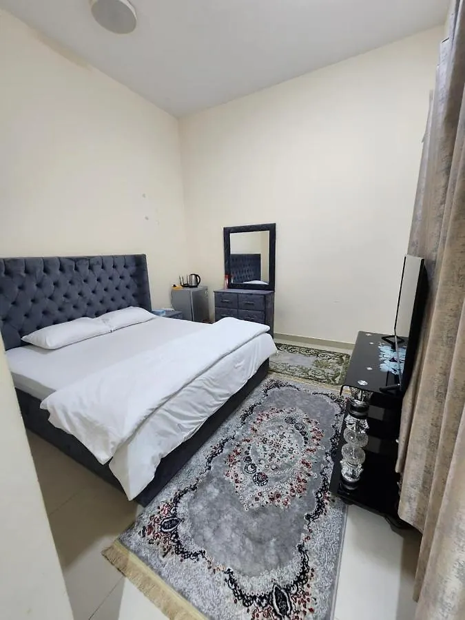 Couple Room With Attached Bathroom Dubai Guest house