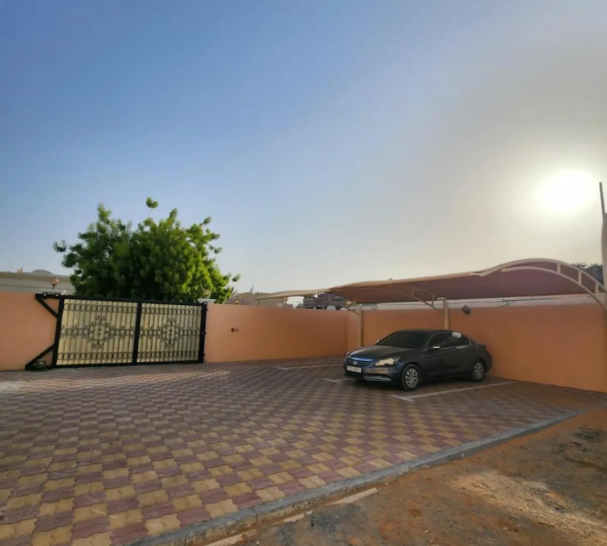 Couple Room With Attached Bathroom Dubaj