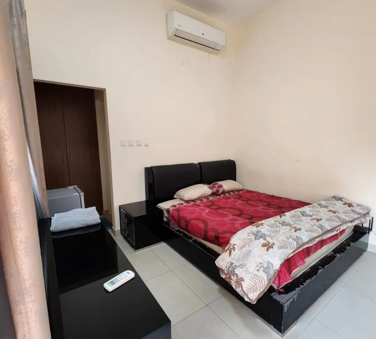 Couple Room With Attached Bathroom Dubai United Arab Emirates
